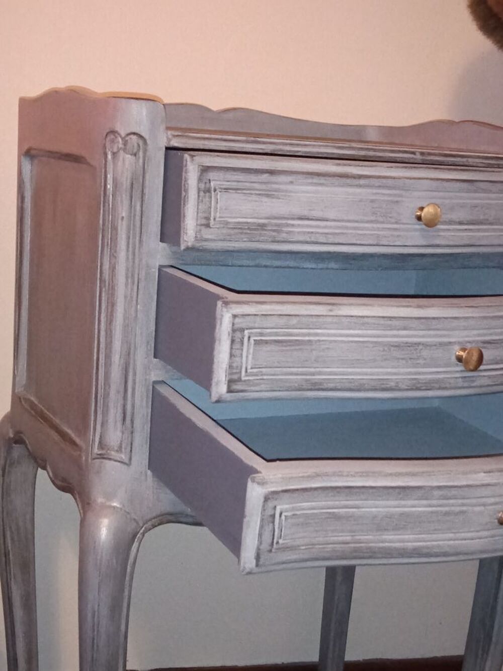 Meuble de chevet ou d'appoint en bois, style Louis XV. Meubles