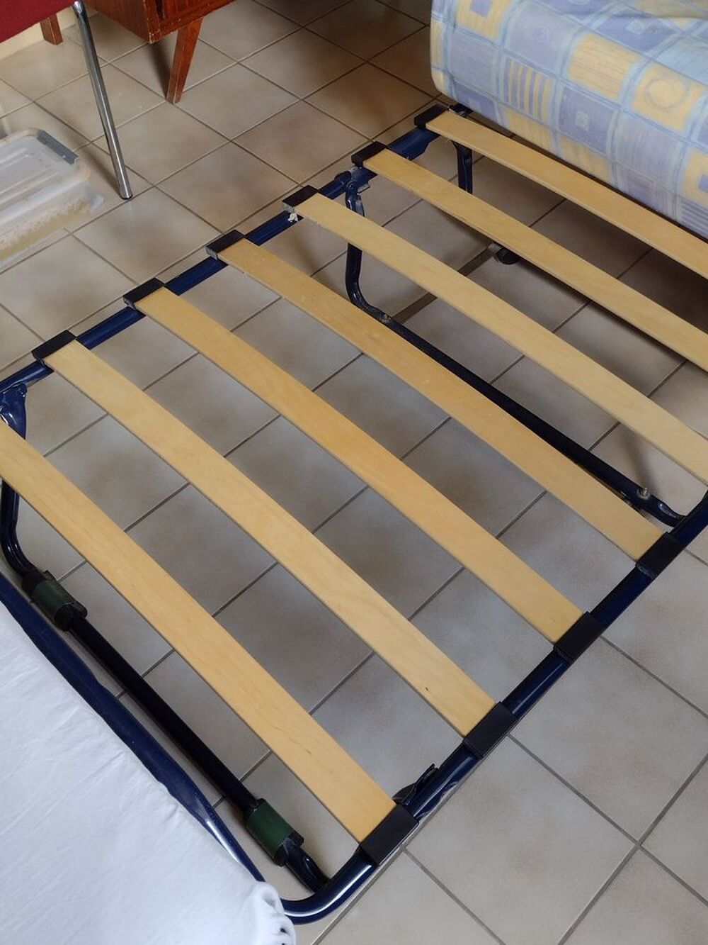 lit pliant 80x190 peu servi
Meubles