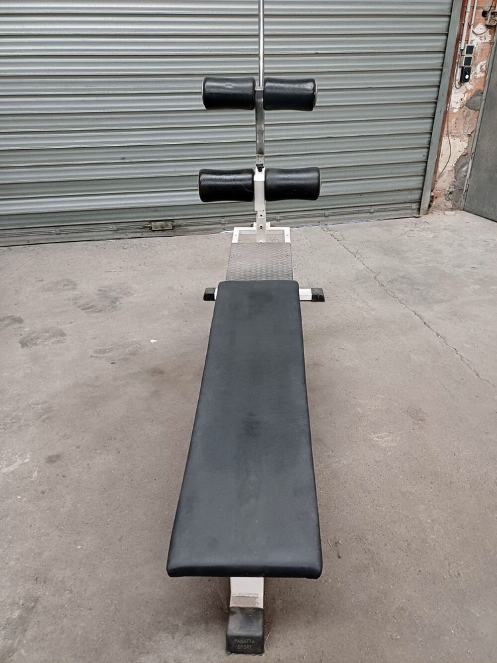Banc &agrave; abdominaux Mat&eacute;riel PANATTA SPORT en bon &eacute;tat Sports