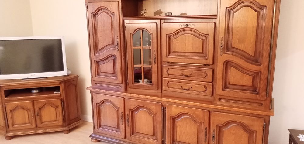 Tr&egrave;s belle salle a mang&eacute; Meubles