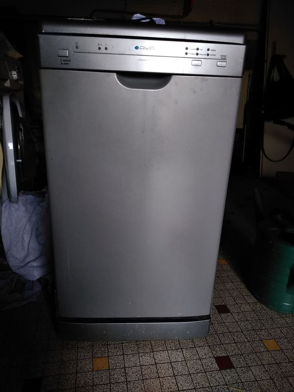 Lave vaisselle 8 couverts marque aya Electroménager