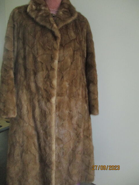 Manteau vison long marque Chaussy Montargis 200 Moret-sur-Loing (77)