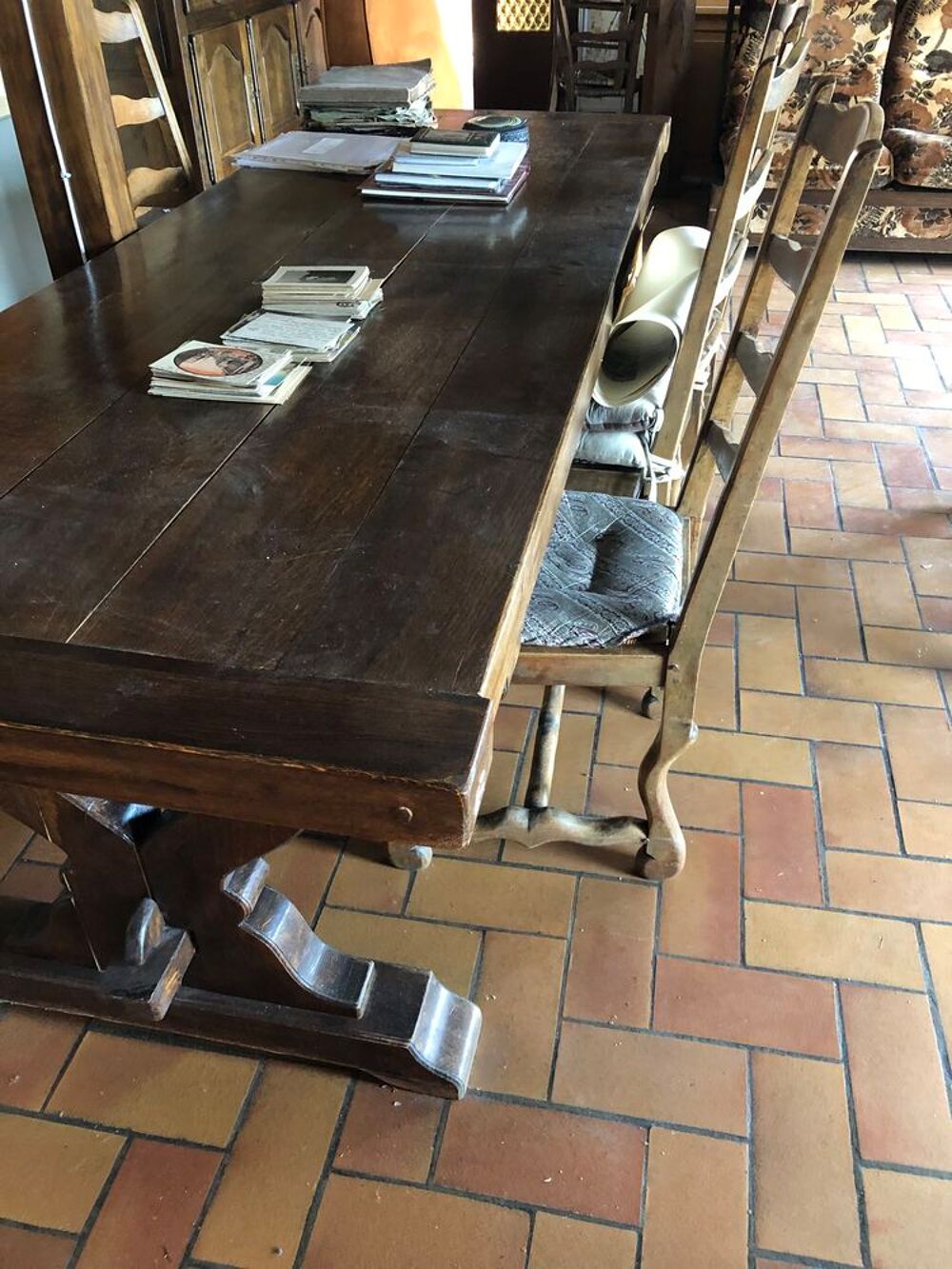 Ensemble table monast&egrave;re, 6 chaises et buffet bois massif Meubles