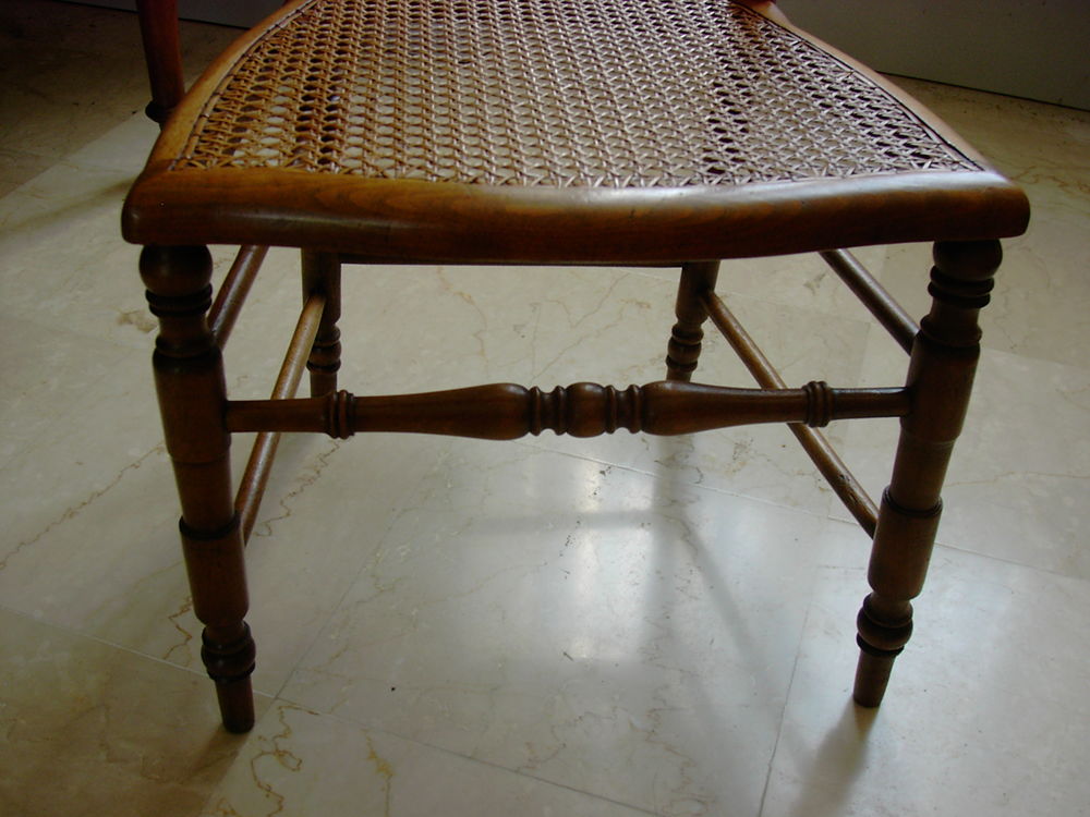 Chaise basse dite "de nourrice" Meubles