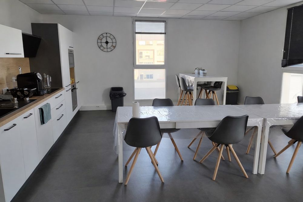   Bureaux privés meublés de 11 à 19 m² à Nîmes Nimes
