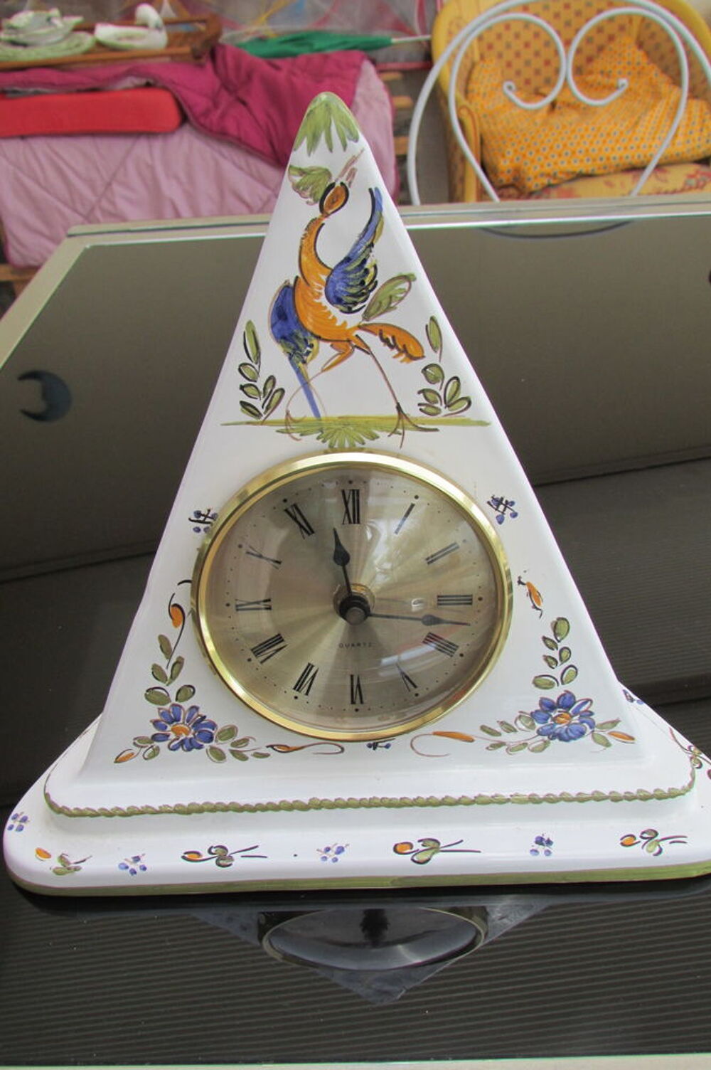 Pendule pyramidale en faience de Martres Décoration