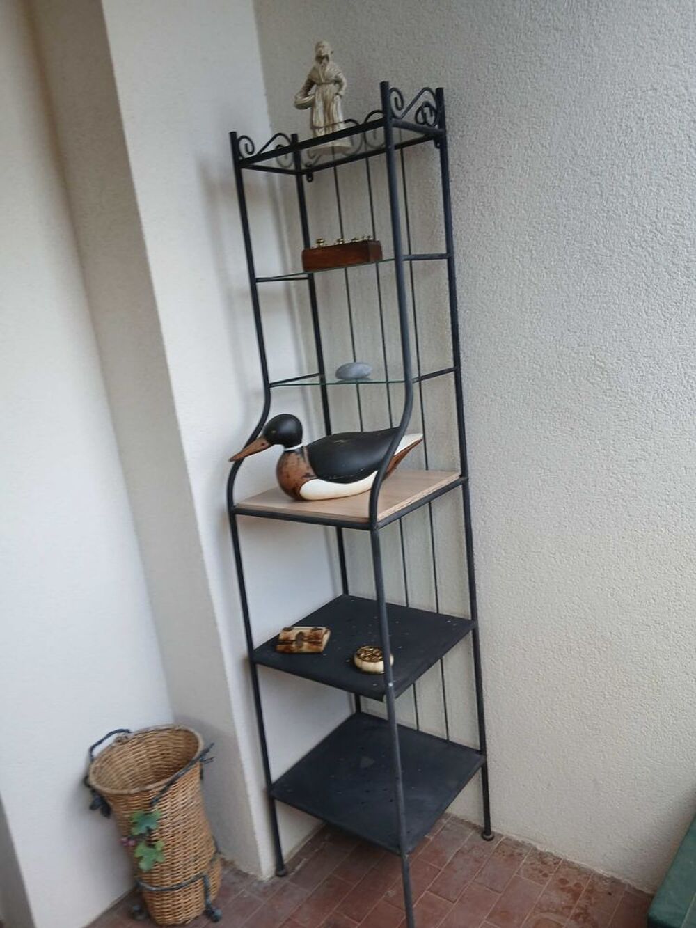 meuble m&eacute;tallique Meubles