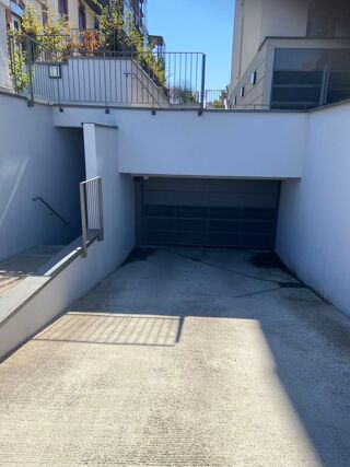  Parking / Garage  louer 13 m