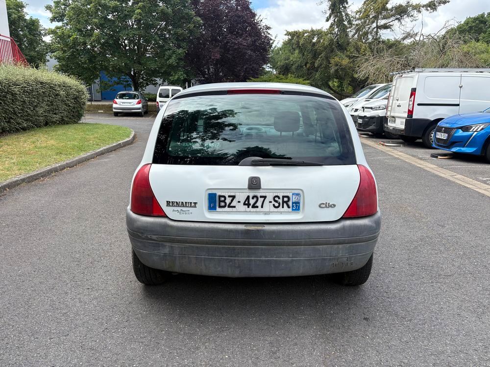 Clio II CLIO SOCIETE 1.9 D - 55 2000 occasion 95610 &Eacute;ragny