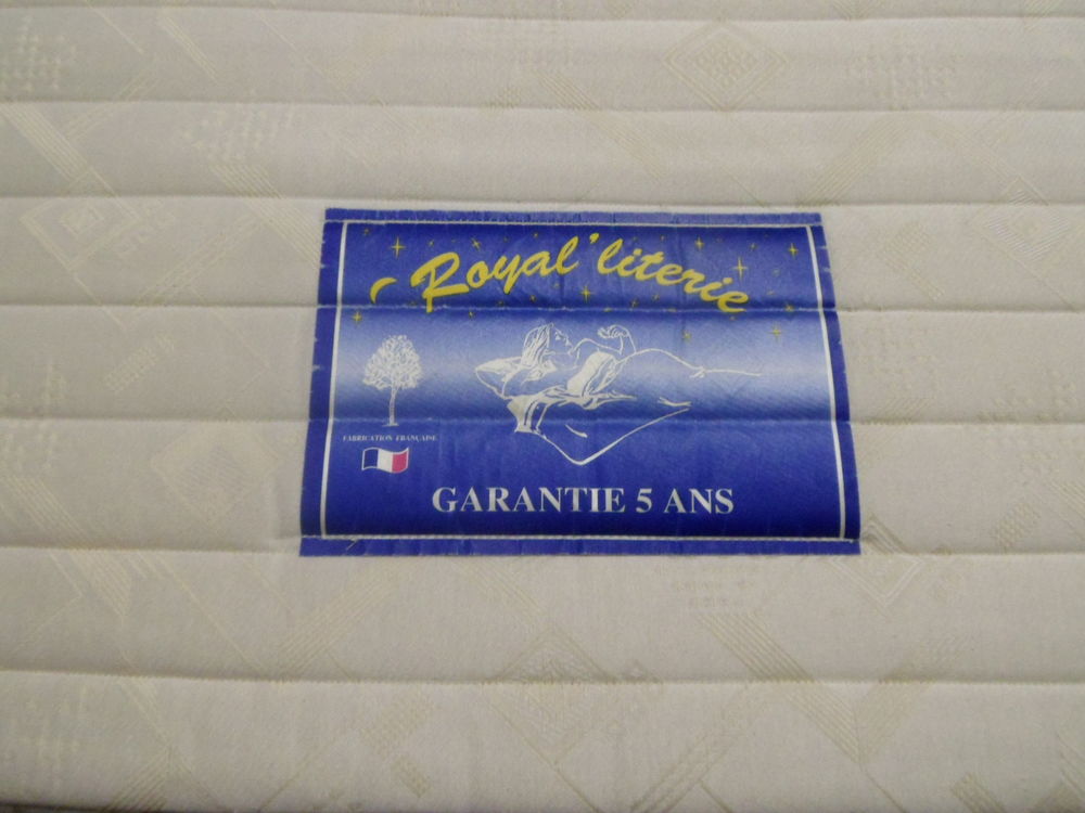 Canap&eacute; convertible en tissu beige Meubles