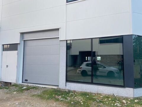 St Priest Parilly : de 800 m2 dont 200 m2 bureaux + sociaux 6667 69800 Saint-priest