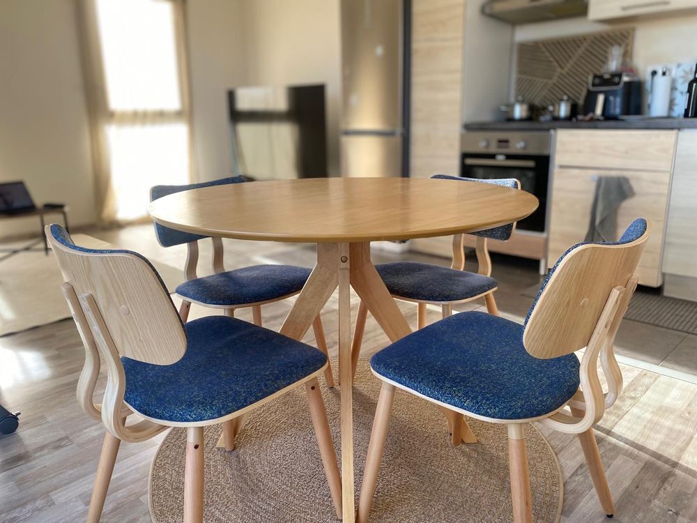 Ensemble table &agrave; manger Sklum et Chaises Signature Meubles