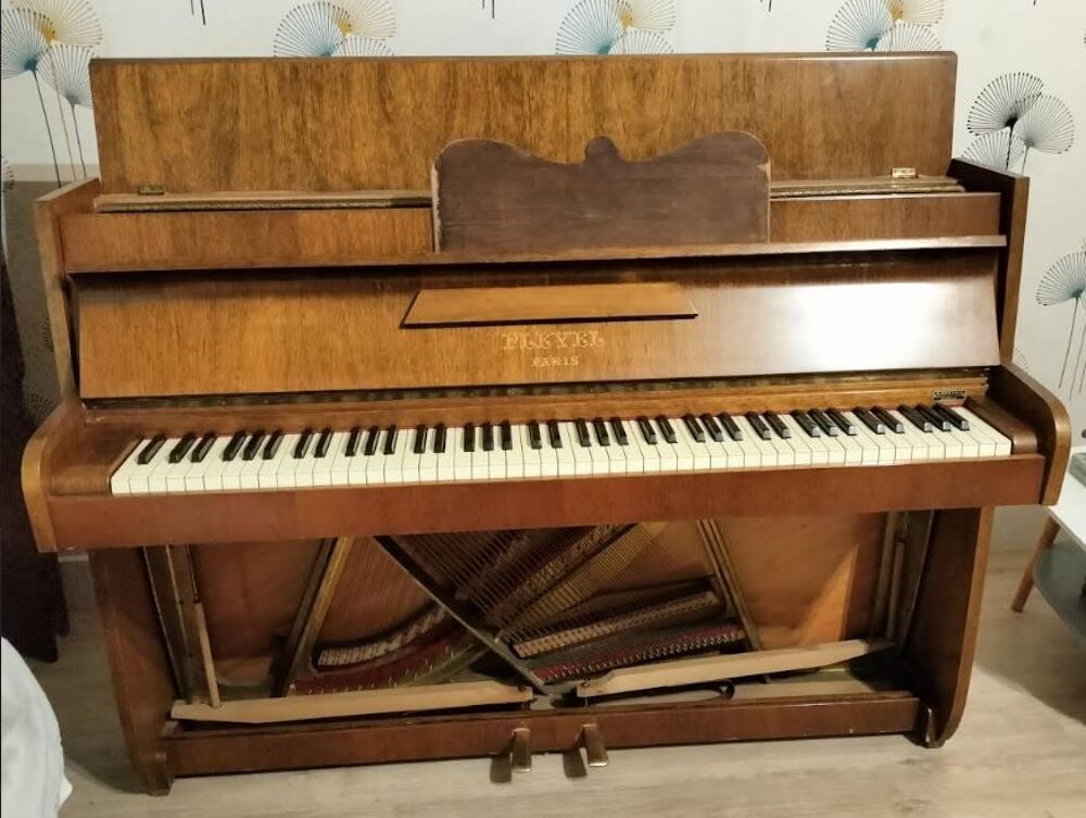 Piano Pleyel droit Instruments de musique