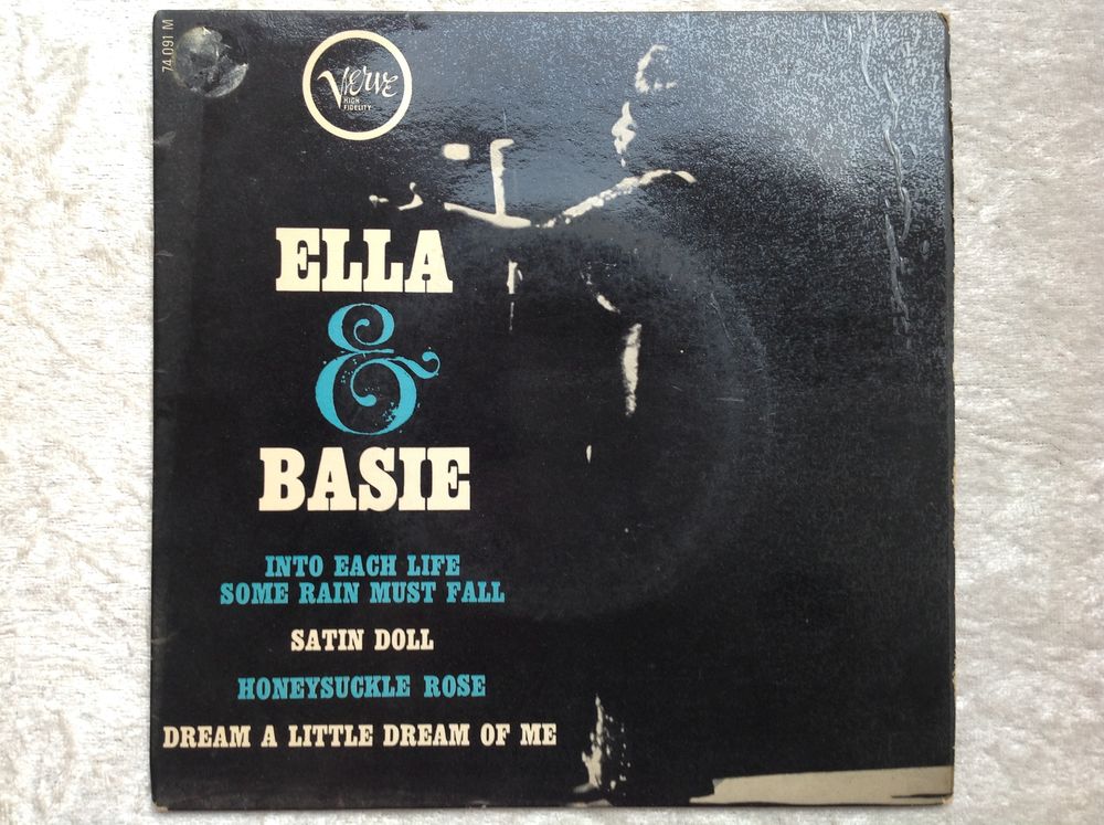 ELLA &amp; BASIE 4 TITRES DONT SATIN DOLL Envoi Possible
CD et vinyles