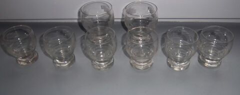 8 verres  digestif avec motif taill 3 Colombier-Fontaine (25)