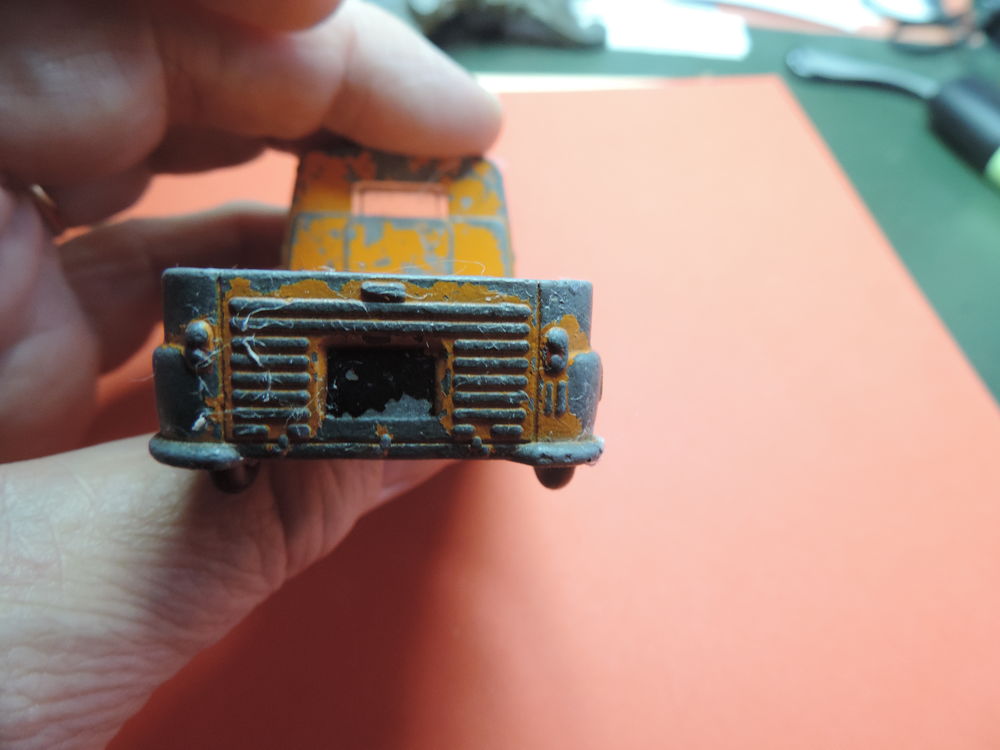 DINKY TOYS - ESTAFETTE RENAULT - Echelle : 1/43 &egrave;me. 