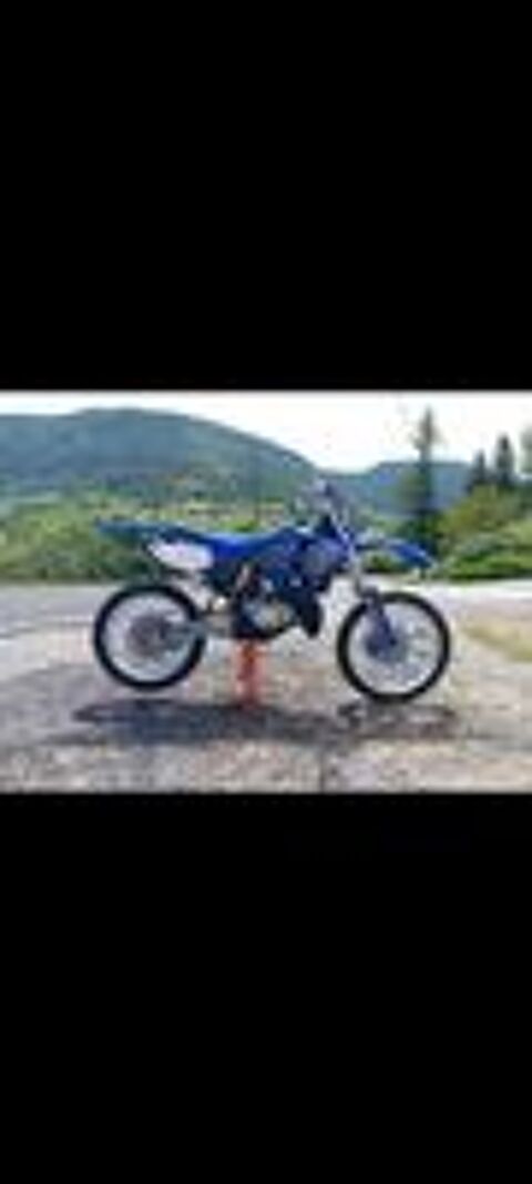 YAMAHA 2003 occasion 12100 Millau