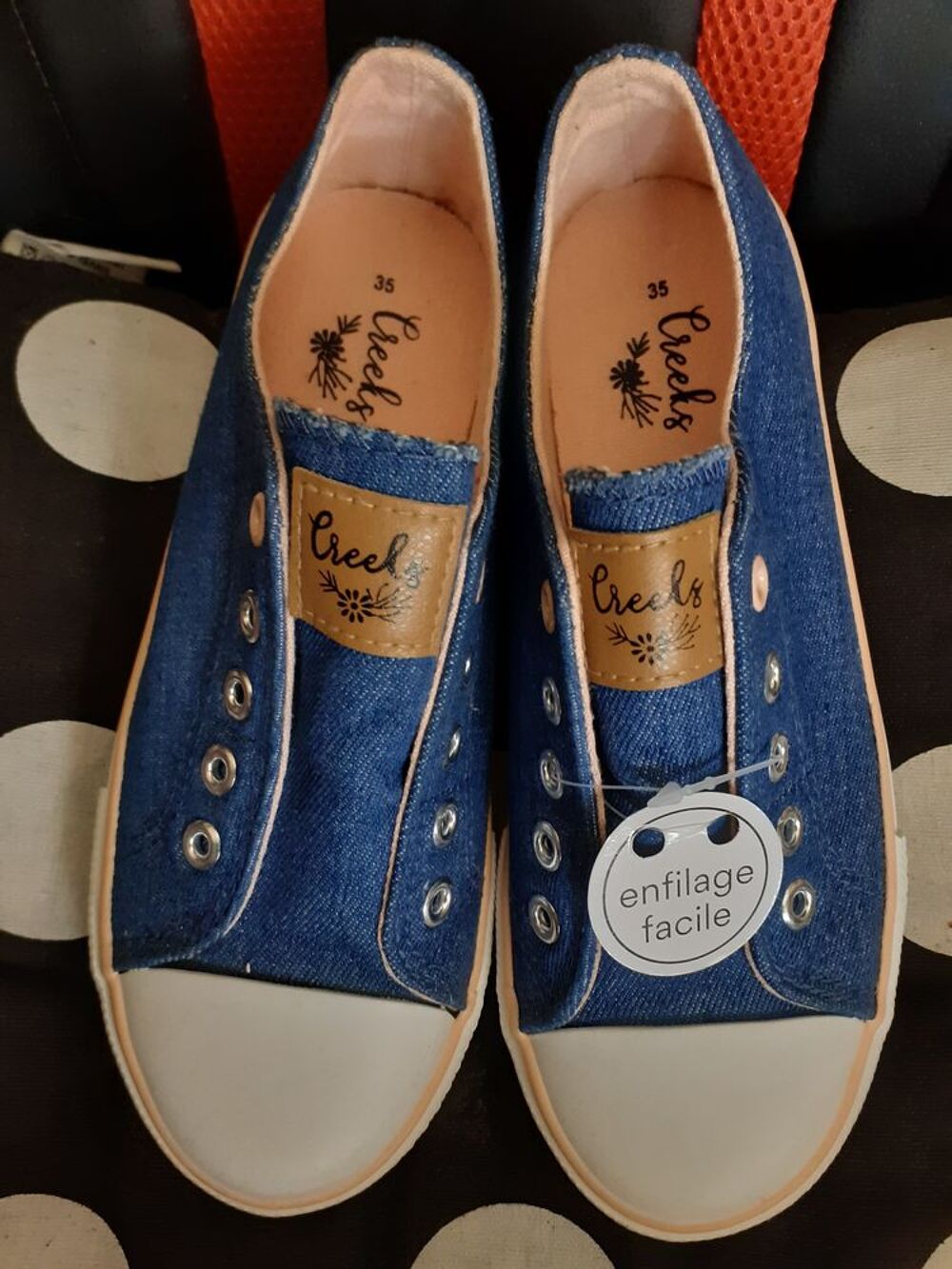 chaussure neuve toile bleue du 35
Valeur 19.99€ Chaussures enfants