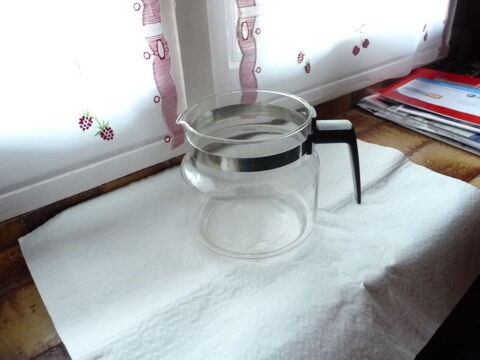 Verseuse th� / caf�
H : 15 cm   D : 13,5 cm
5 Saint-Fons (69)