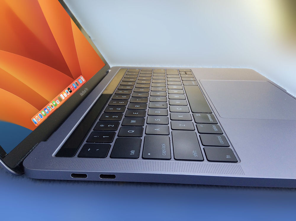 MacBook Pro Touch Bar A1706 - 2016 Matériel informatique