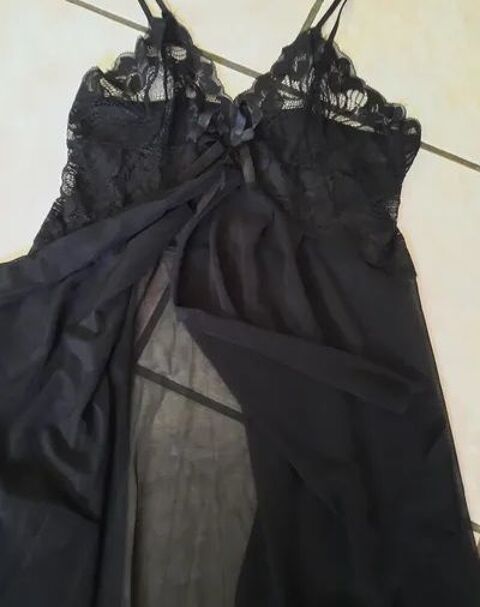 Nuisette noire en tulle et dentelle ouverte - T 40 - 40 / 42 10 Domart-en-Ponthieu (80)