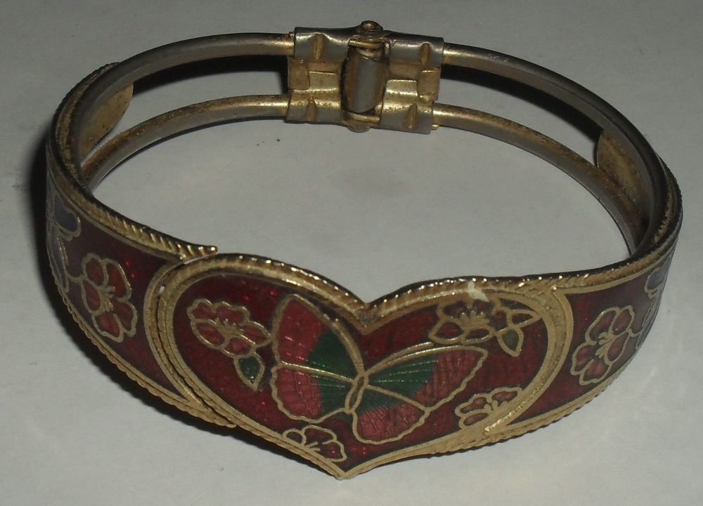 Bracelet C?ur. Bijoux et montres