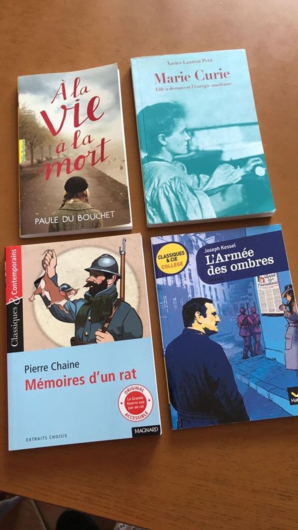 4 livres pour coll&eacute;giens jamais servis Livres et BD