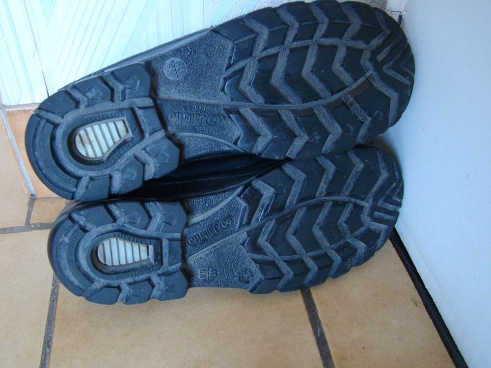 Chaussures de s&eacute;curit&eacute; JALLATTE pointure 40
Chaussures