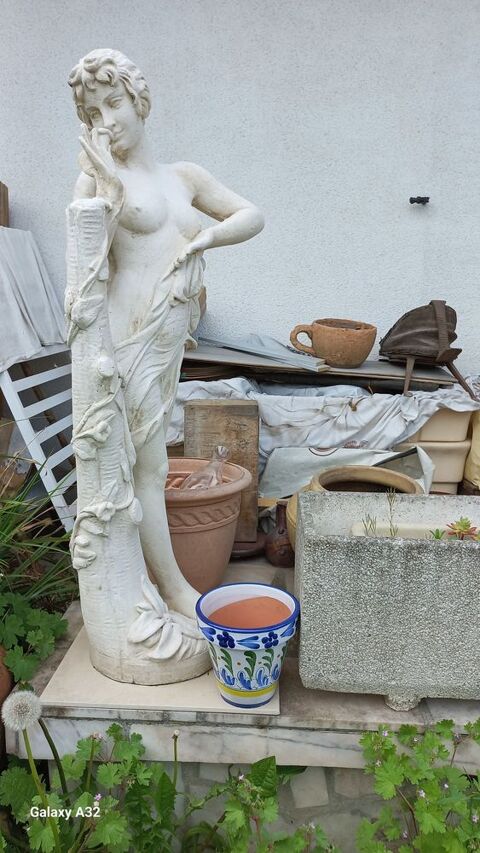 STATUE PIERRE-MOBILIER DE JARDIN-Décor de jardin-BANC 350 Montfermeil (93)
