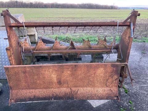 Epandeur fumier pour petite remorque 600 Saint-Agnant (17)