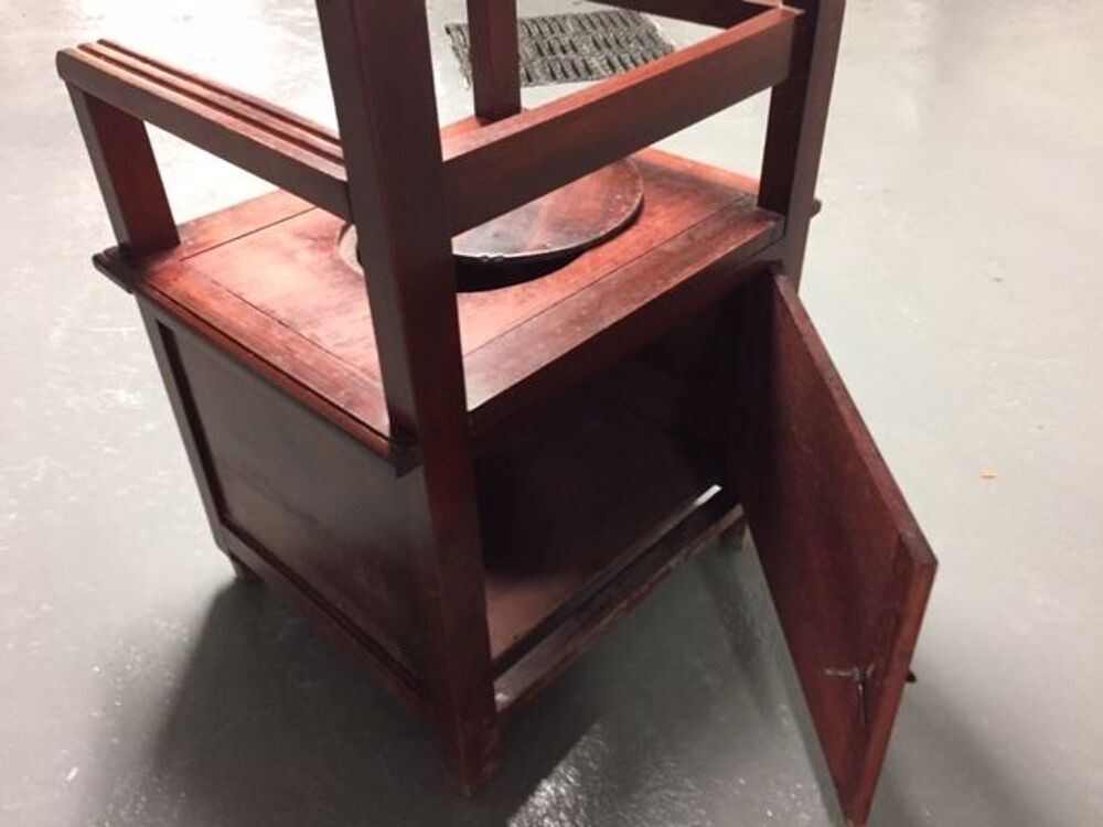 FAUTEUIL D'AISANCE ( Chaise Perc&eacute;e ) Meubles