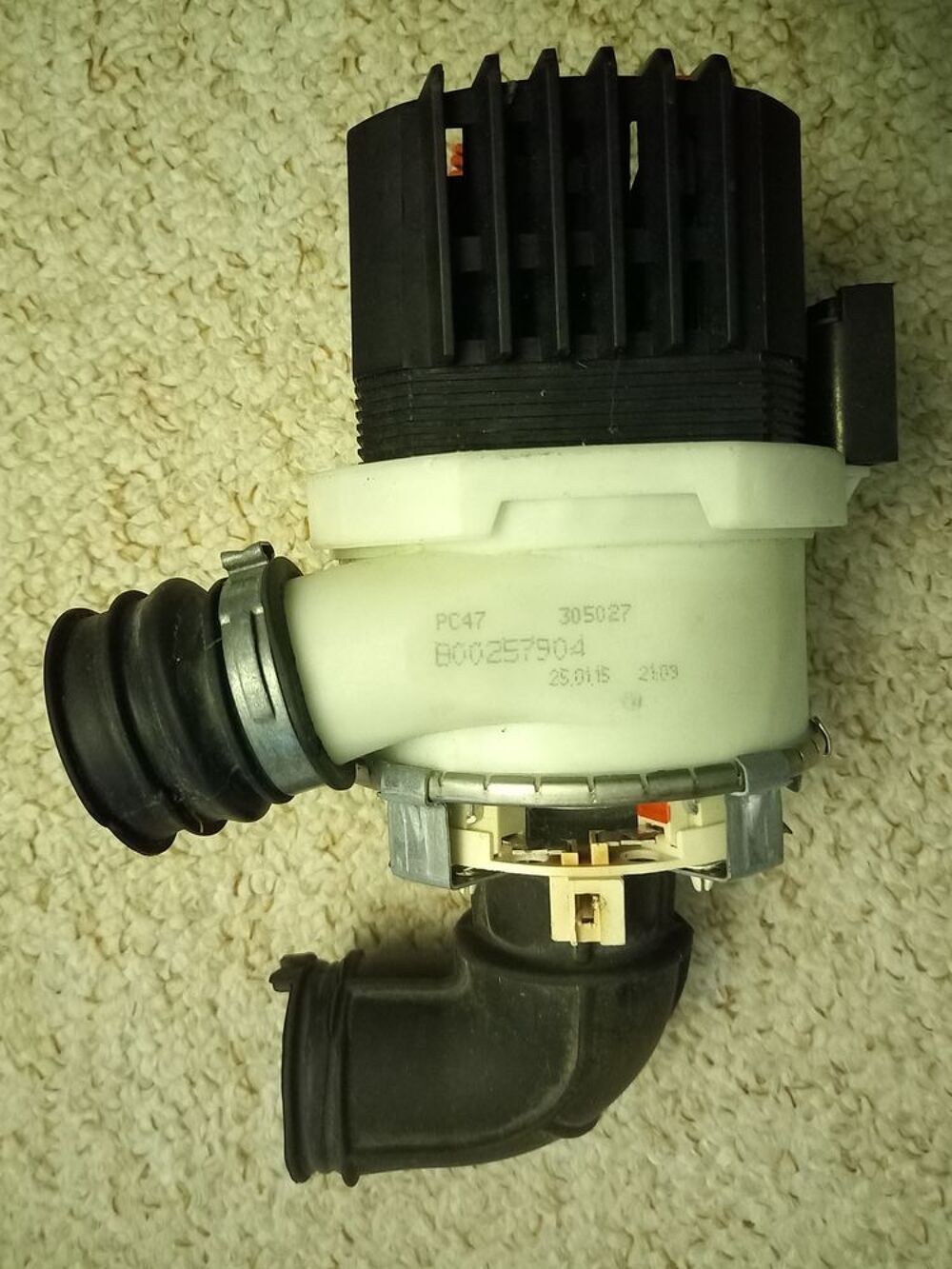   Pompe � eau lave linge.  