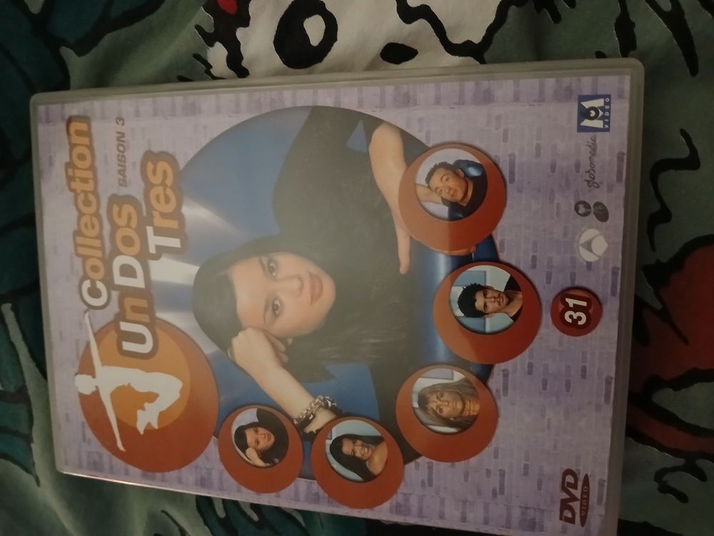 DVD UN DOS TRES
DVD 31
SAISON 3
DVD et blu-ray
