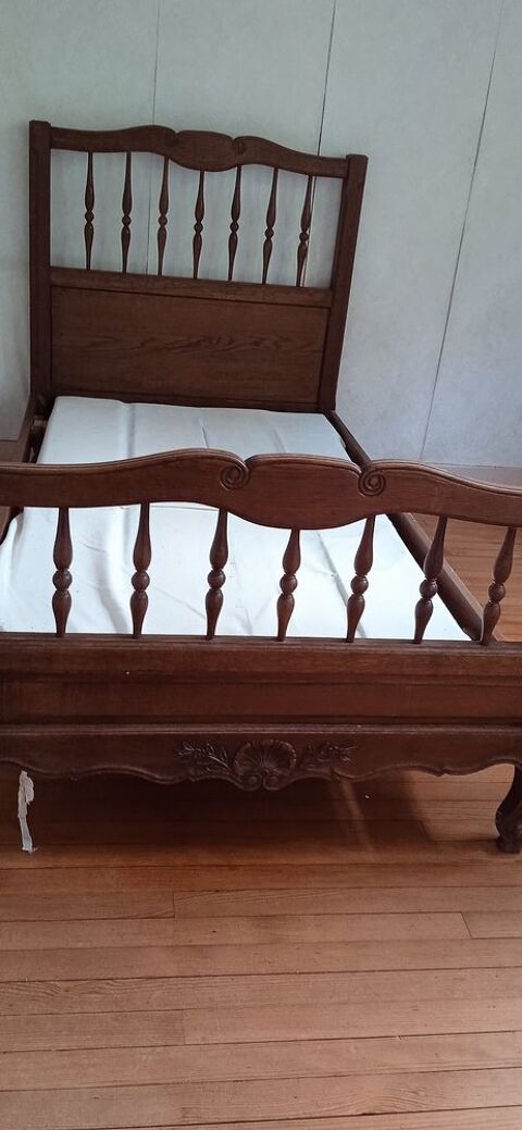 Cadre de lit en bois de chne 1 place Mas-Grenier (82)