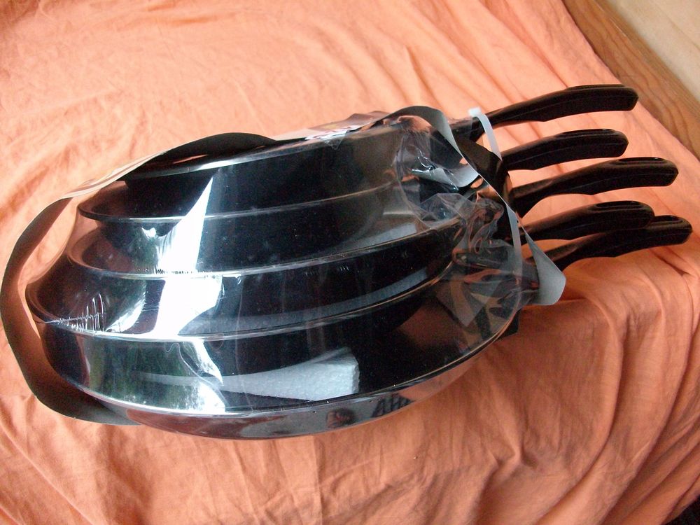 Lot de 5 Po&ecirc;les Noir - neufs Cuisine