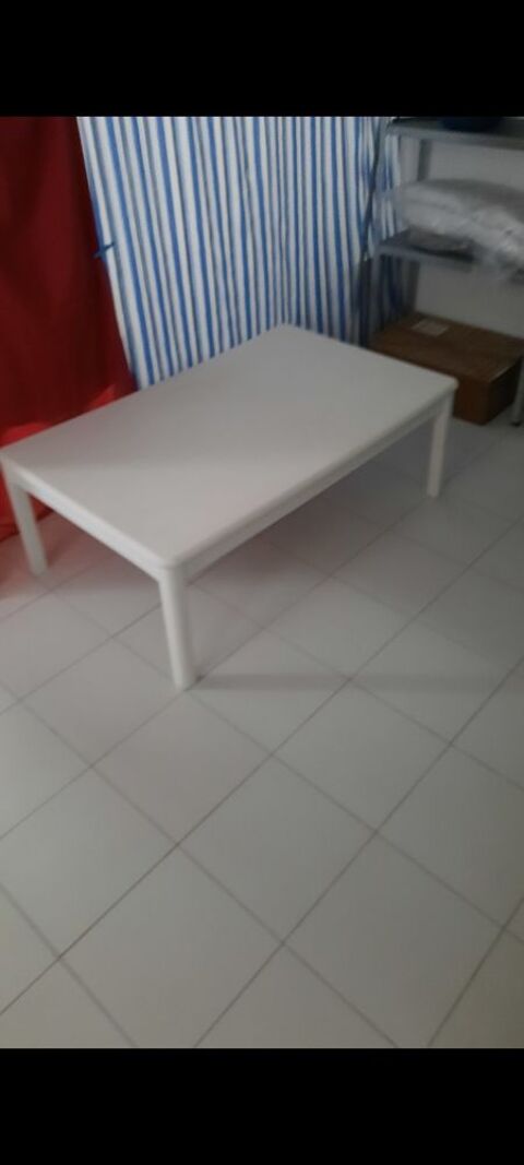 Table basse blanche 120x75x42cm Le Morne-Rouge (97)