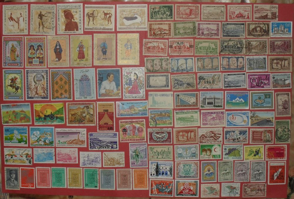 Lot de 233 timbres d'Alg&eacute;rie en tr&egrave;s bon &eacute;tat. 