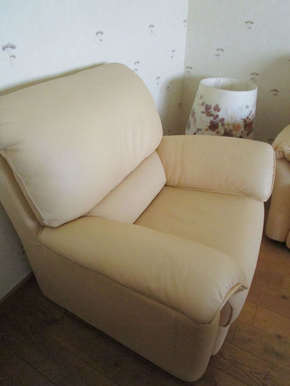 CANAPE FAUTEUIL FIXE
Meubles