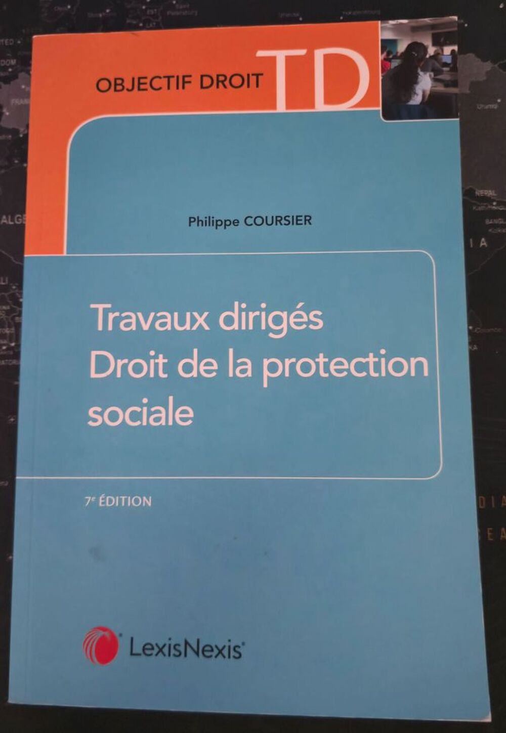 Droit du travail, protection sociale...
A partir de 10 euros Livres et BD