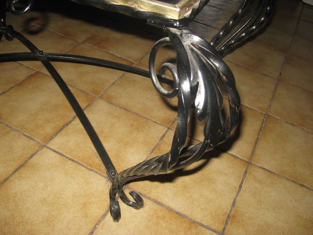 table basse fer forg&eacute; et c&eacute;ramique d&eacute;cor Berry Meubles