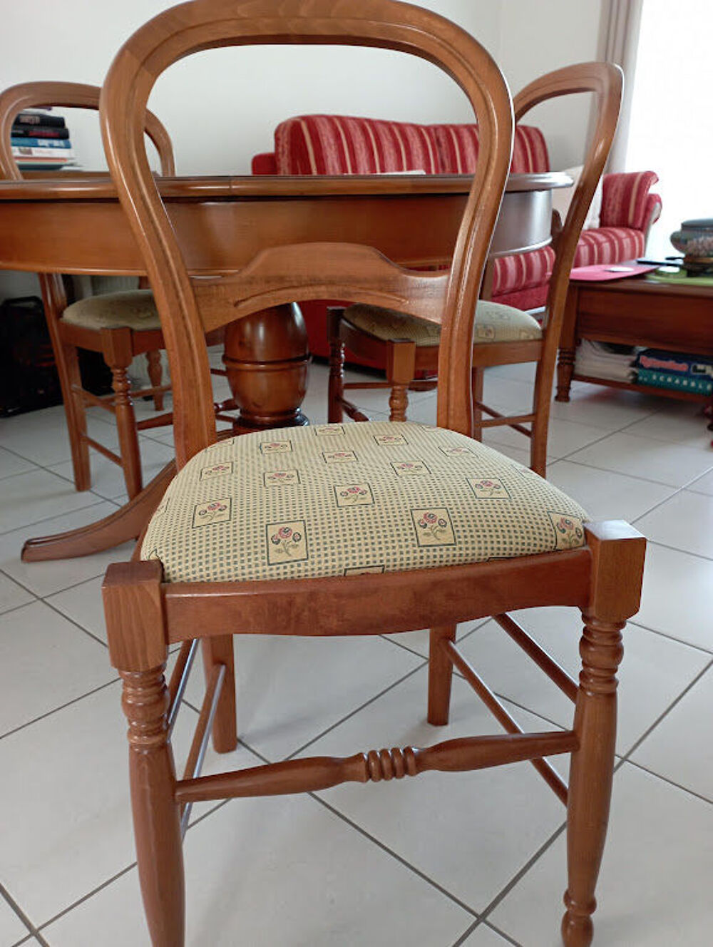 Table ronde - 6 chaises Meubles