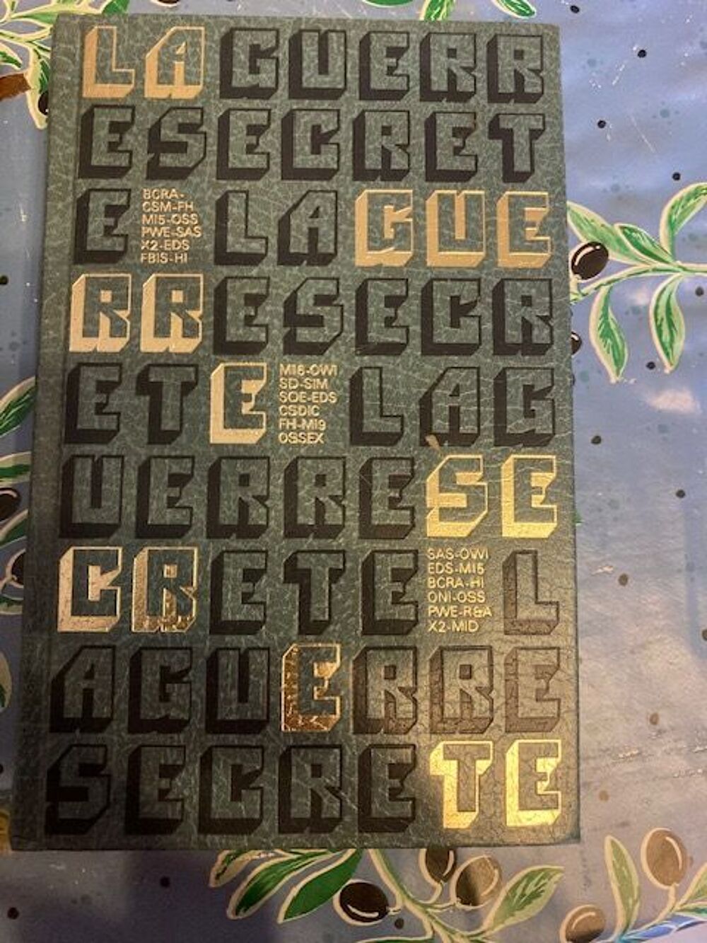 LA GUERRE SECRETE, LE REMPART DES MENSONGES Livres et BD