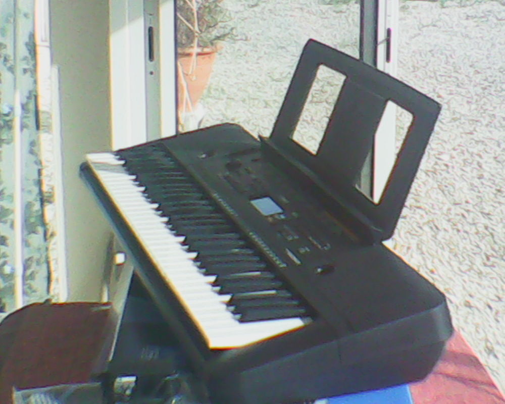 Vend clavier YAMAHA PSRE253 Instruments de musique