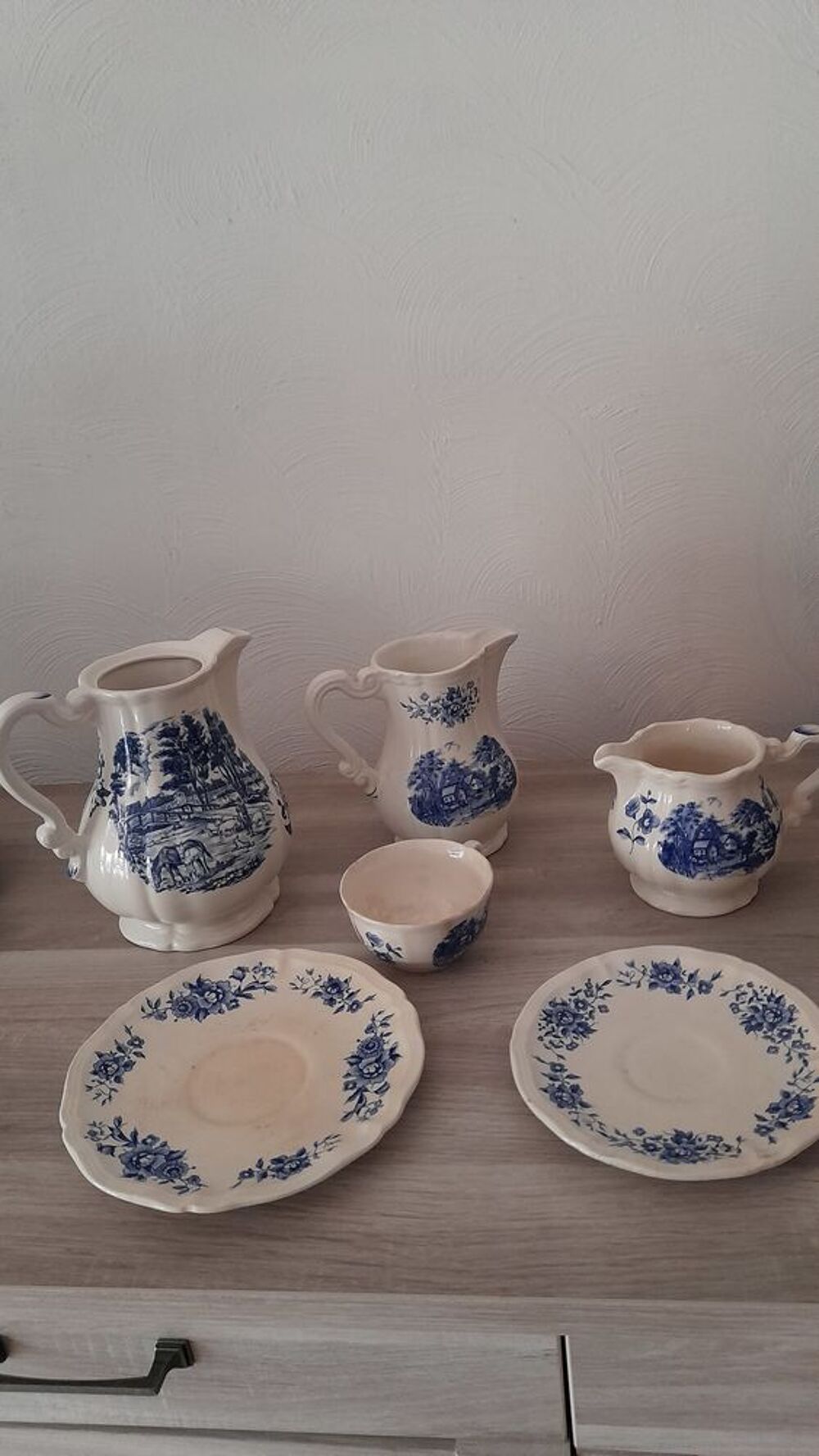 6 vaisselles fa&iuml;ence de sarraguemine romantic bleu. 