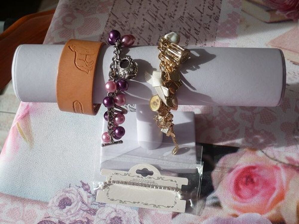 BraceletS bijoux cosplay mode manga lolita acc Bijoux et montres