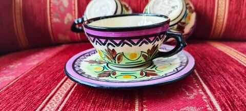 3 tasses une sous tasse St Jean de Bretagne collection 1631 20 La Fert-Alais (91)