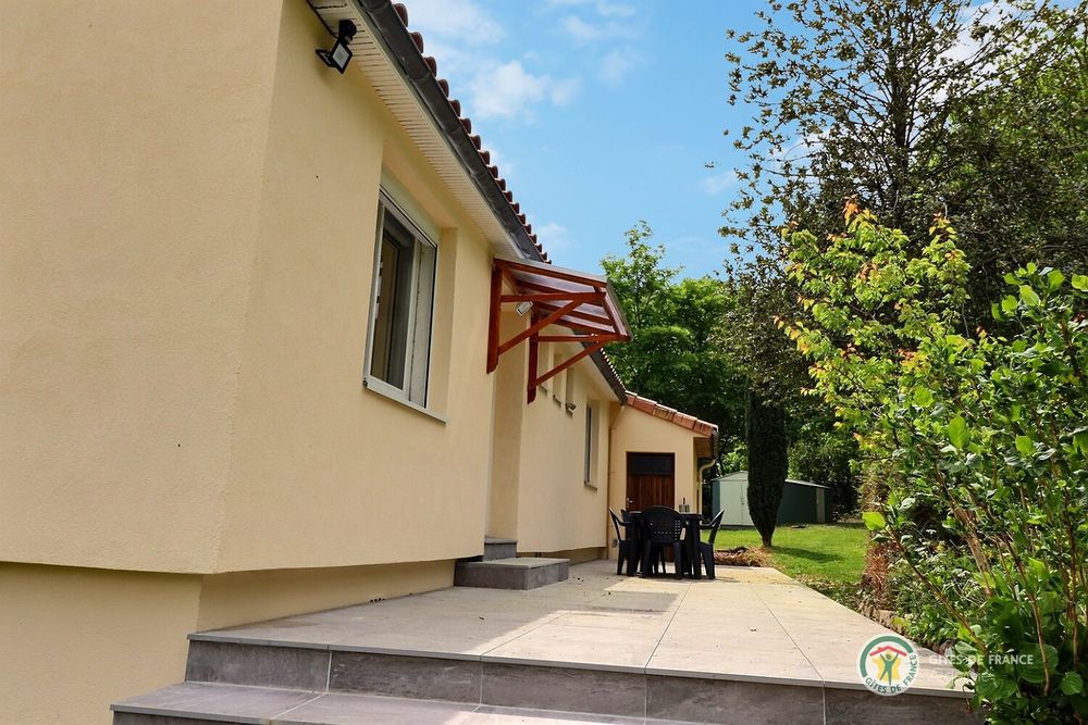 Vente Maison maison sur terrain clos Meyras