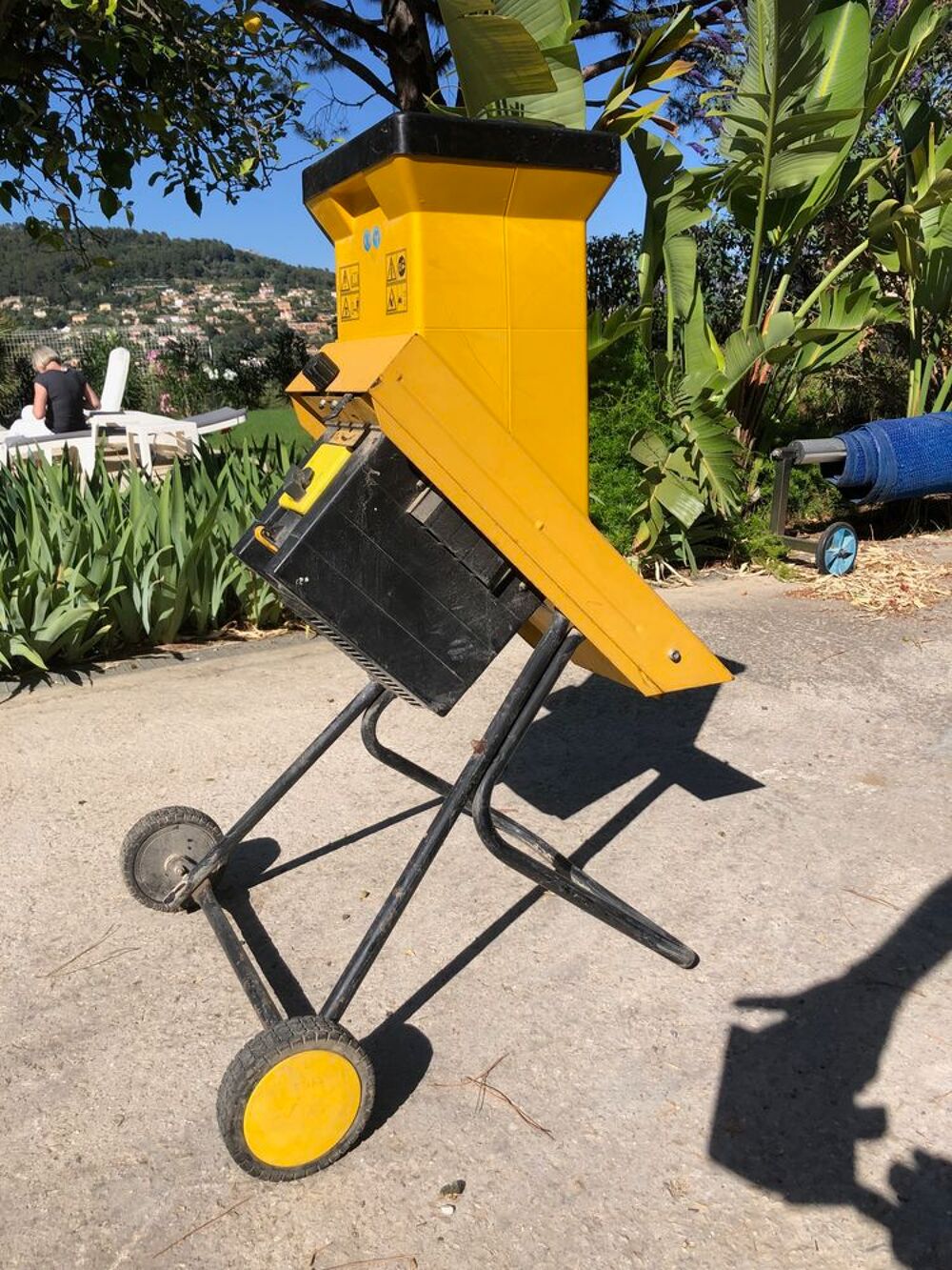 Broyeur &Eacute;lectrique ALKO + scarificateur &eacute;lectrique WOLF
Jardin