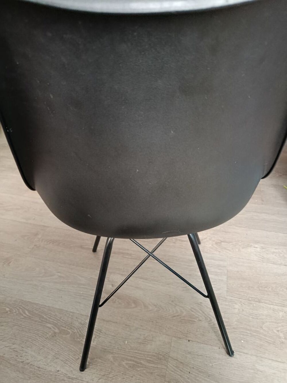 Tables ronde et 4 chaises Meubles