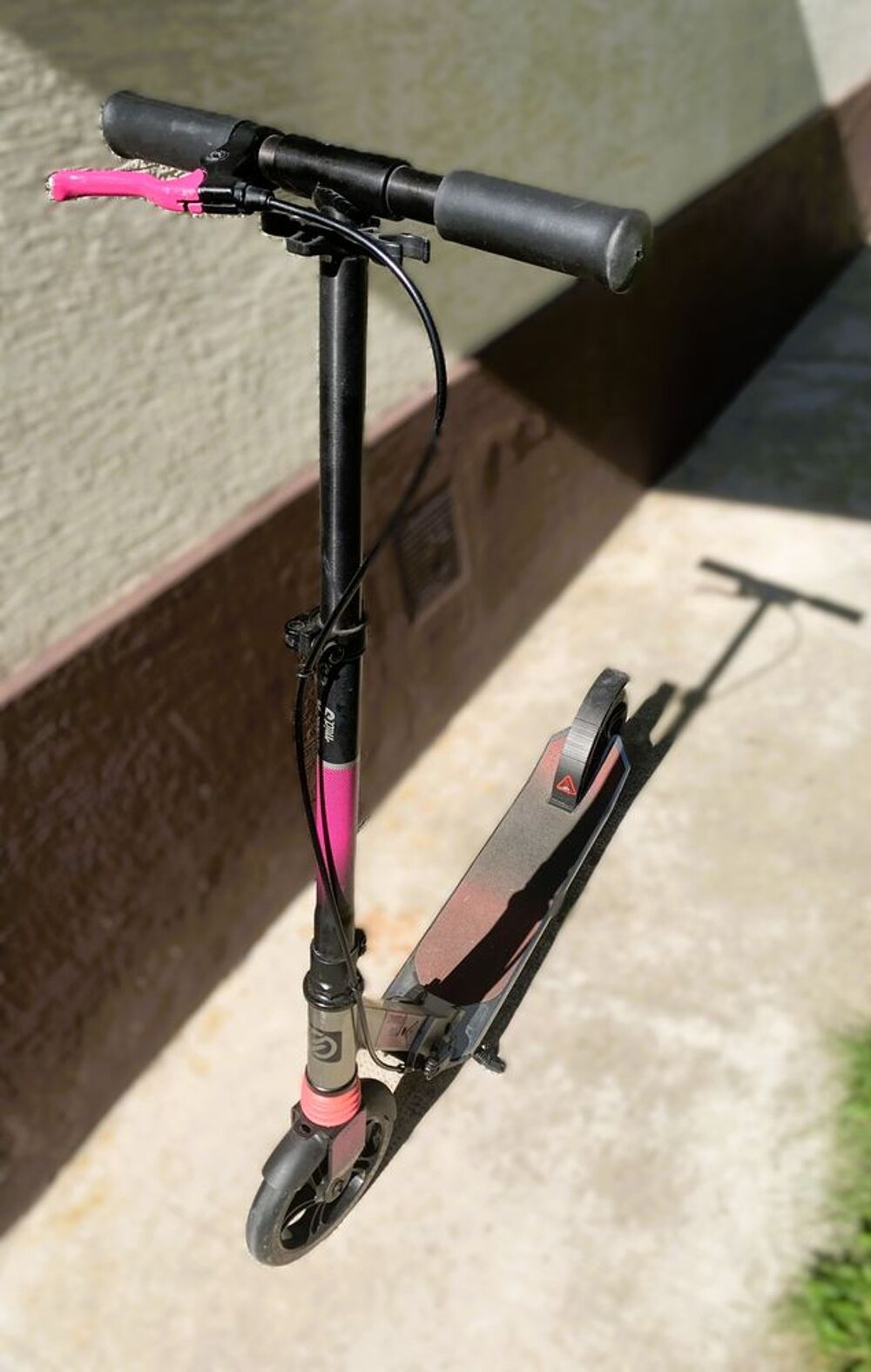 Trottinette Oxelo MID9 rose pliable avec b&eacute;quille + casque - Sports